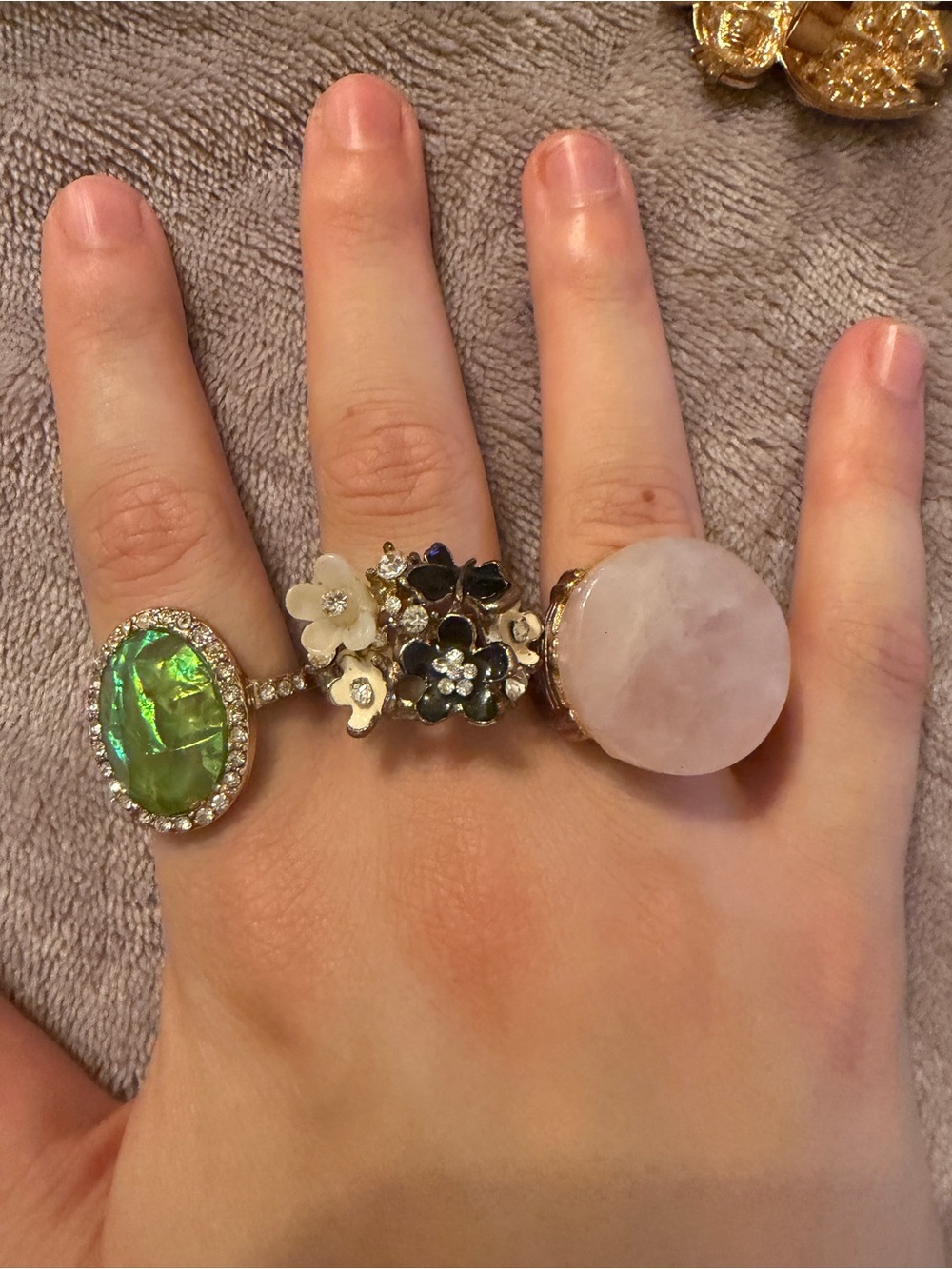vintage women’s ring collection. 30+ rings & more assorted jewelry - Picture 7 of 10
